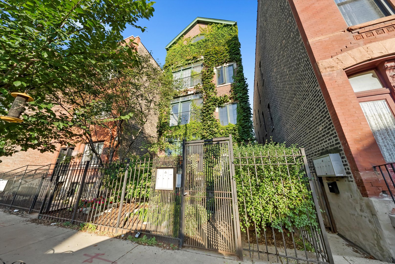 819 N Damen Avenue Unit: 3