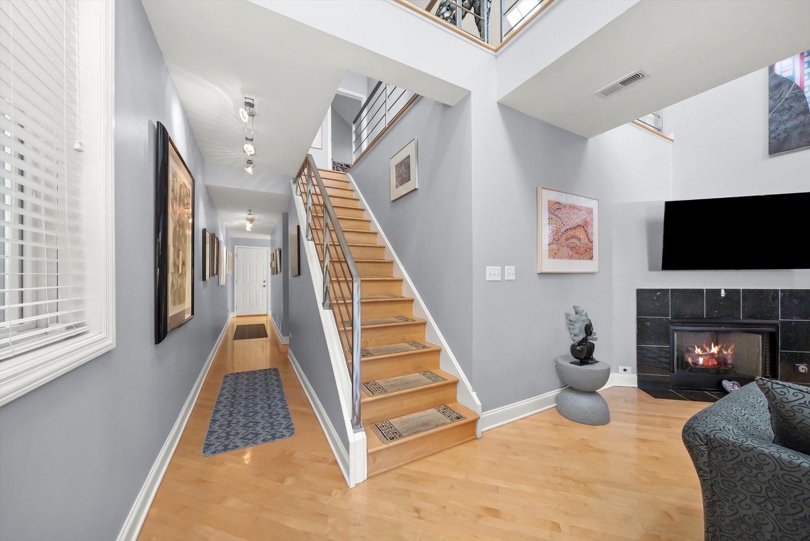 819 N Damen Avenue Unit: 3