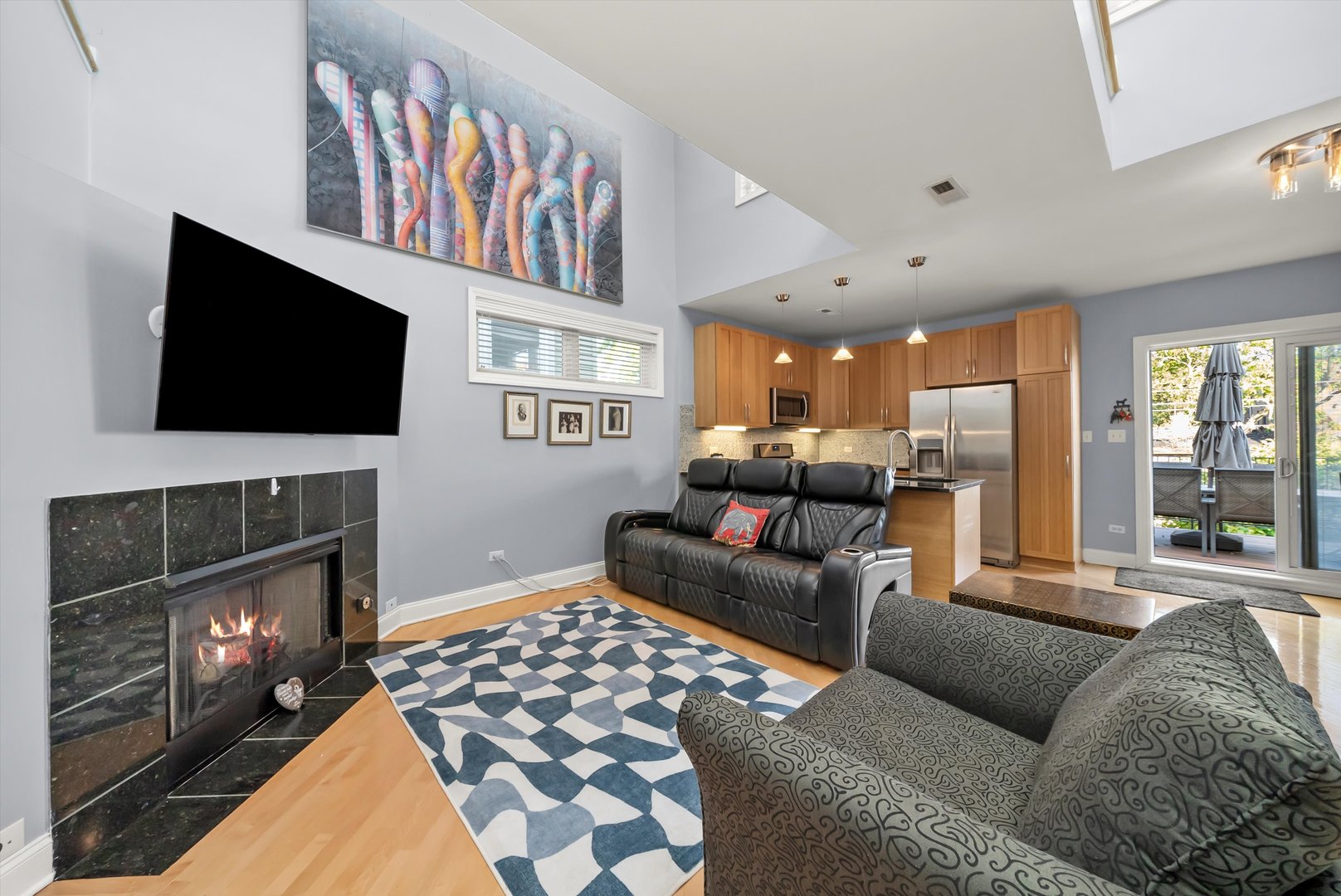 819 N Damen Avenue Unit: 3