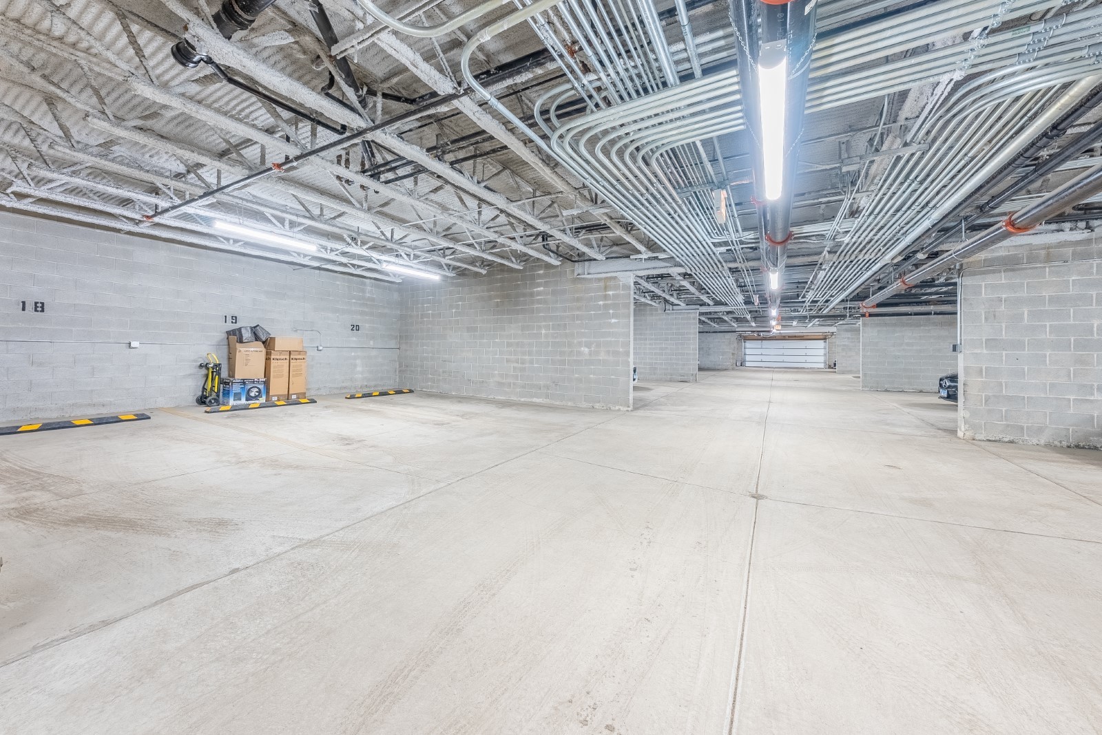2217 W Madison Street Unit: 406