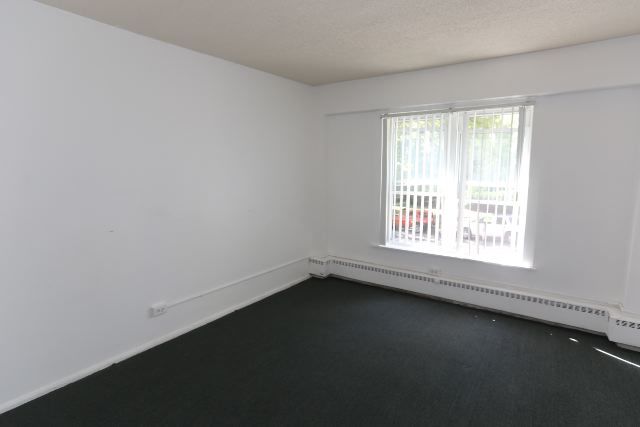 7333 N Ridge Boulevard Unit: 205