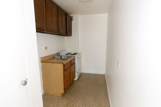 7333 N Ridge Boulevard Unit: 205