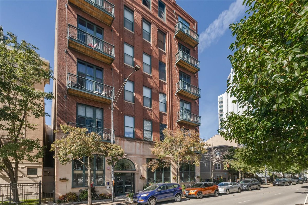 1632 S Indiana Avenue Unit: 403