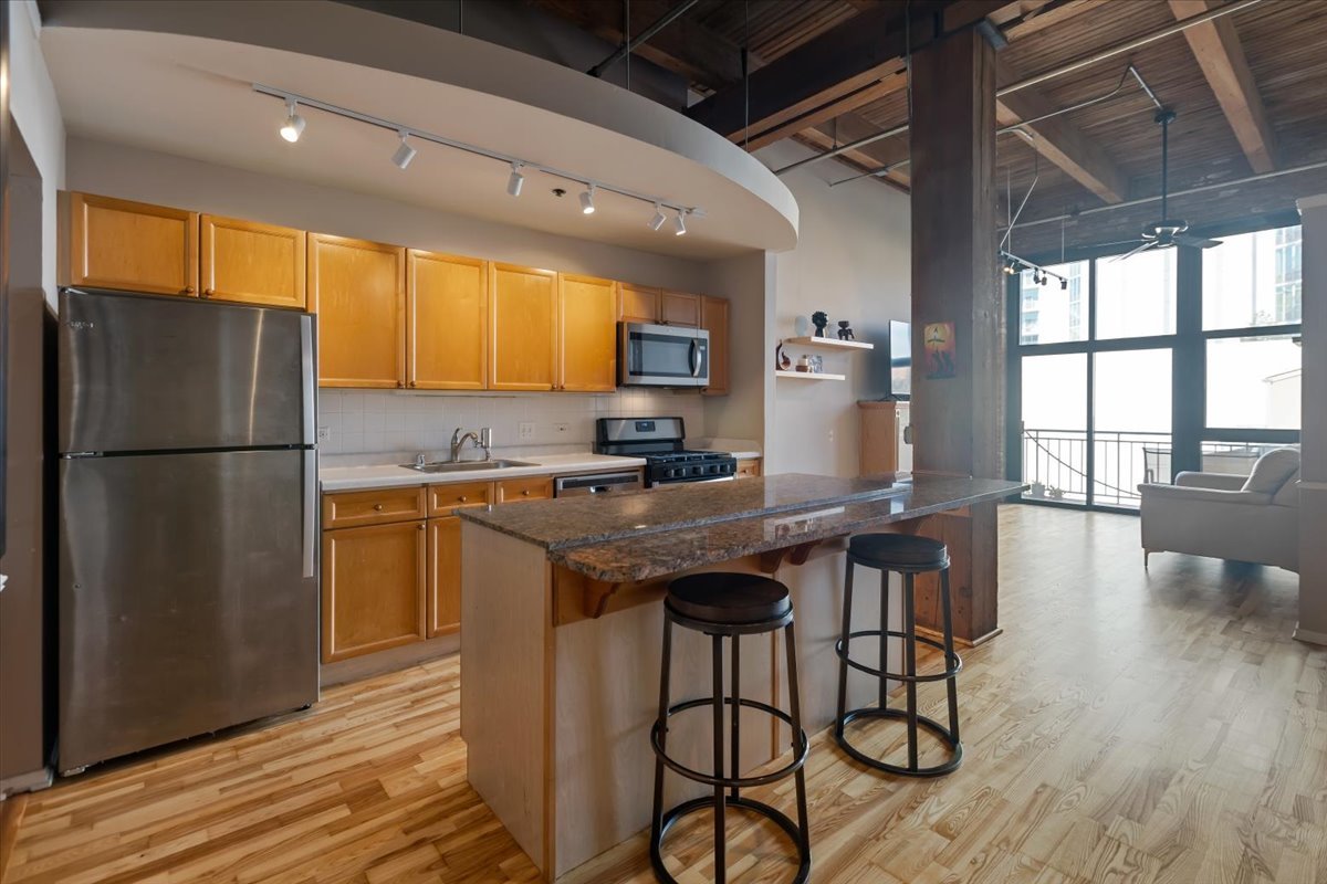 1632 S Indiana Avenue Unit: 403