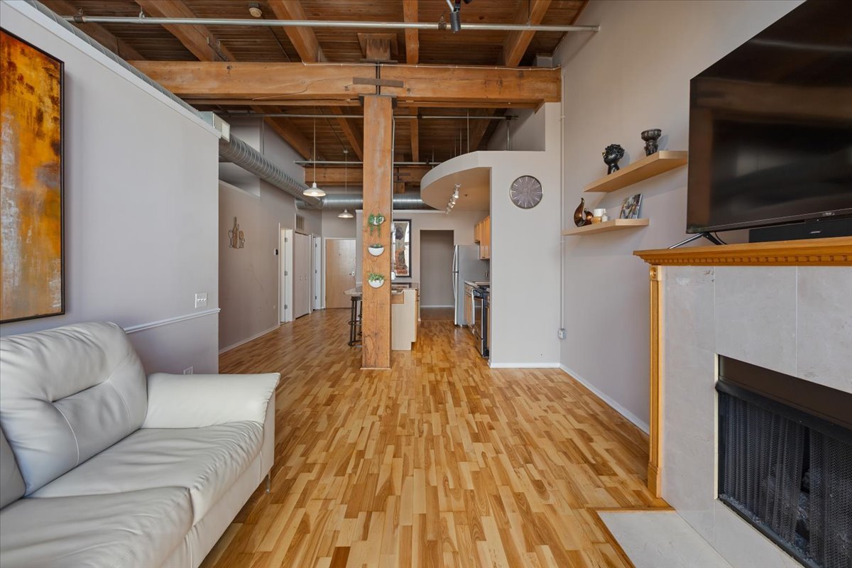 1632 S Indiana Avenue Unit: 403