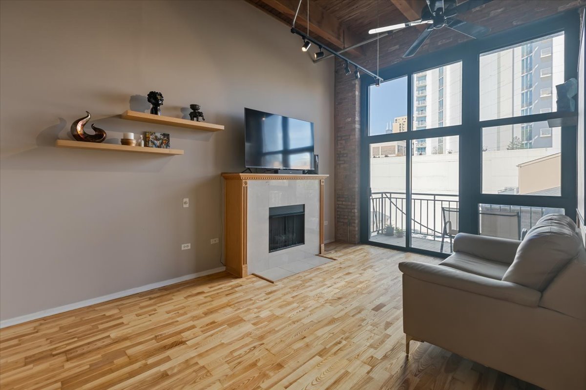 1632 S Indiana Avenue Unit: 403