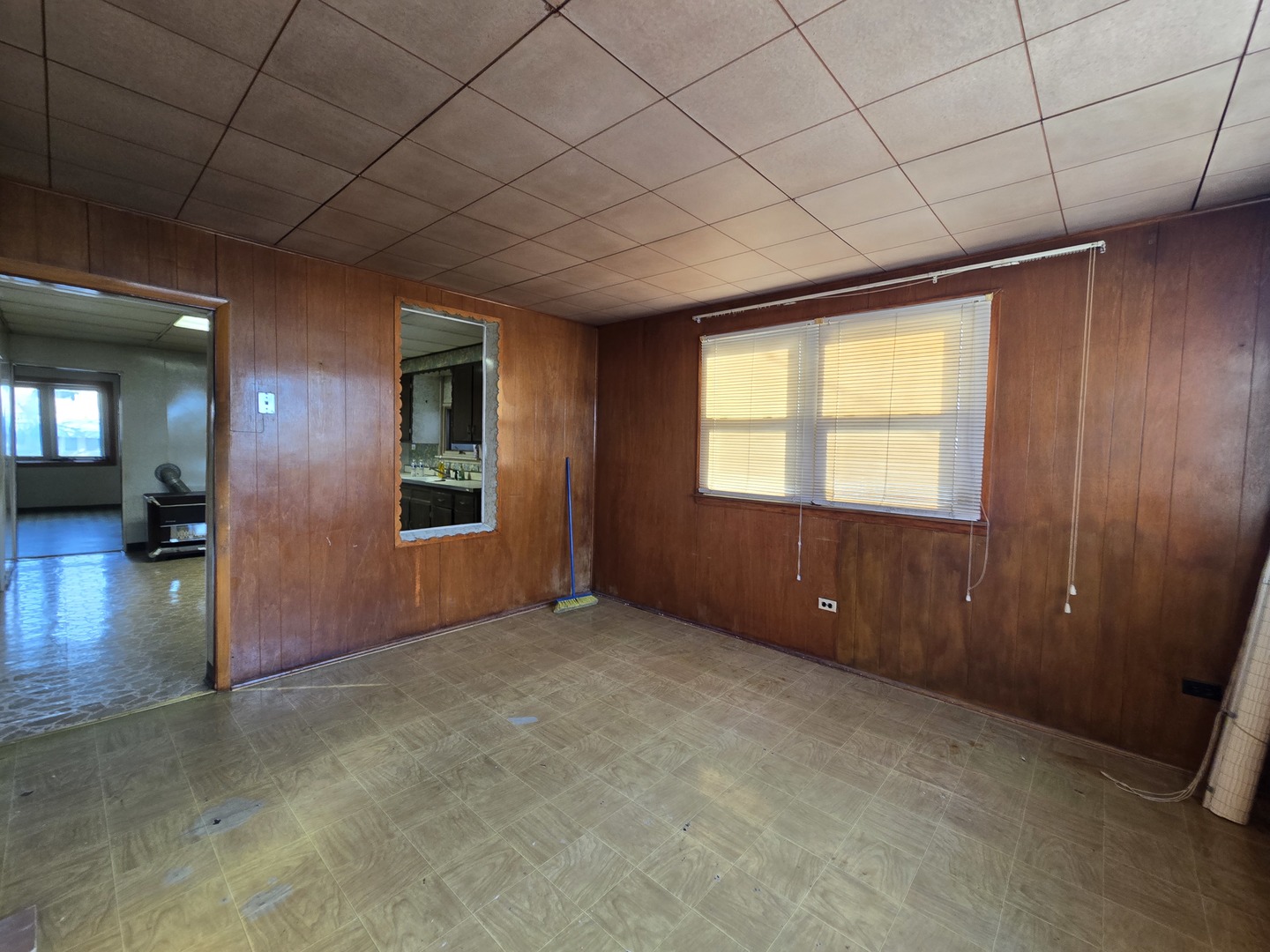 3720 S Hermitage Avenue