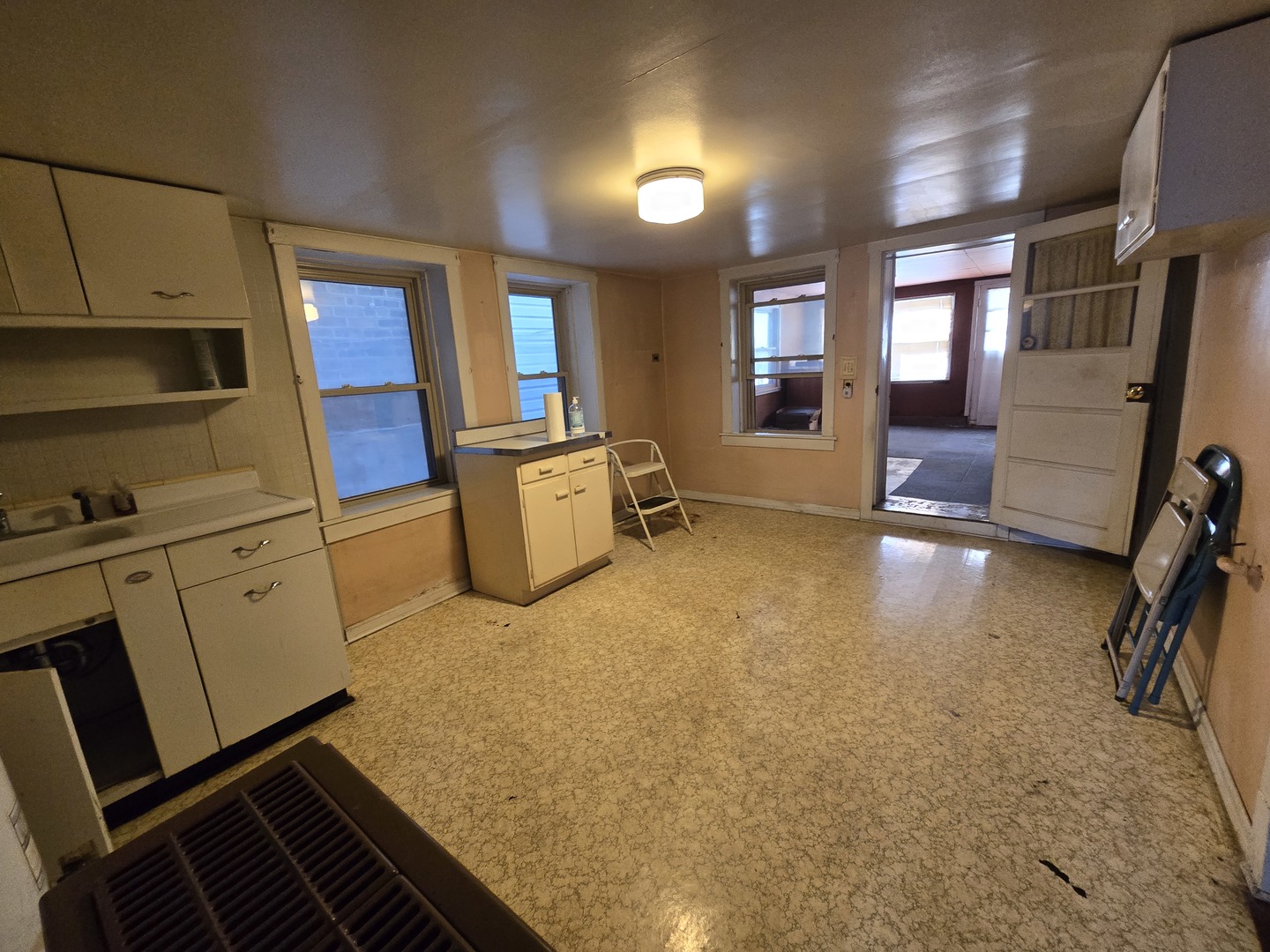 3720 S Hermitage Avenue