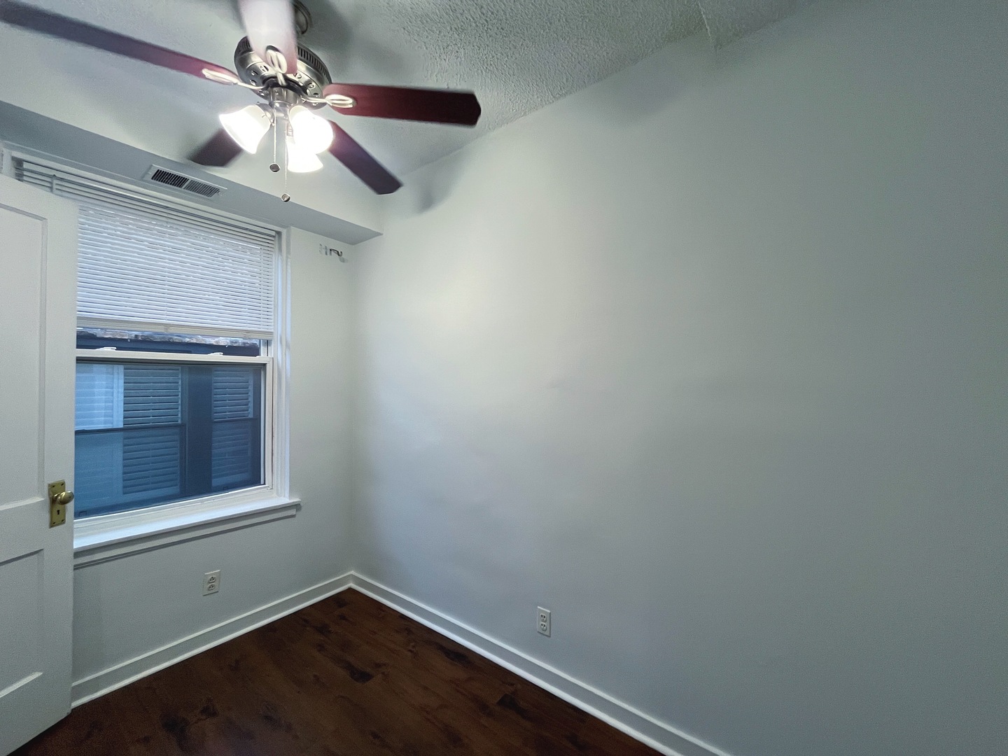 3727 N Pine Grove Avenue Unit: 403