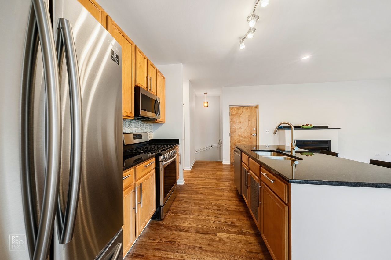 1808 S Michigan Avenue Unit: 1