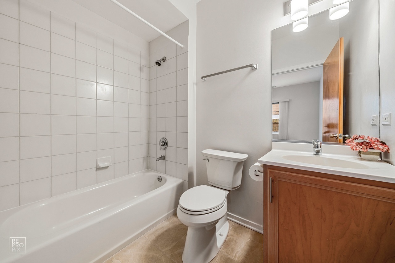 1808 S Michigan Avenue Unit: 1