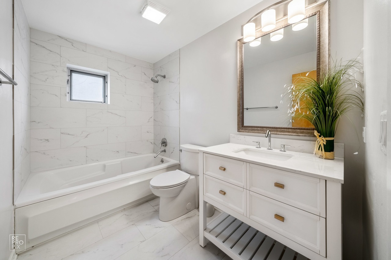 1808 S Michigan Avenue Unit: 1