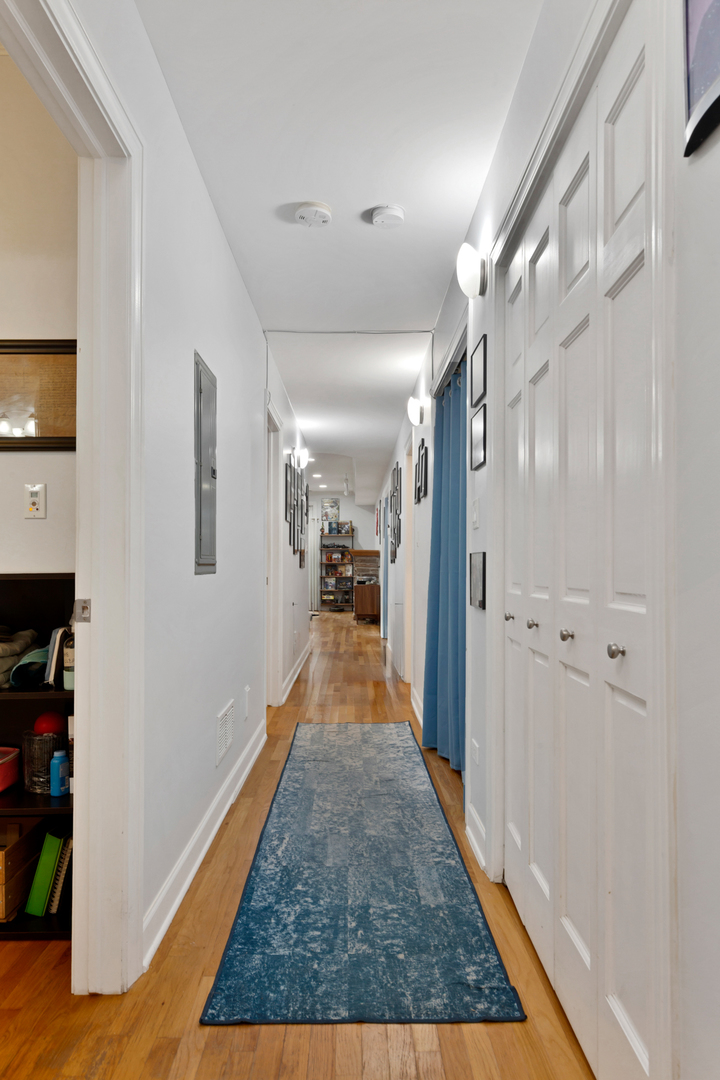 2457 W FOSTER Avenue Unit: 1