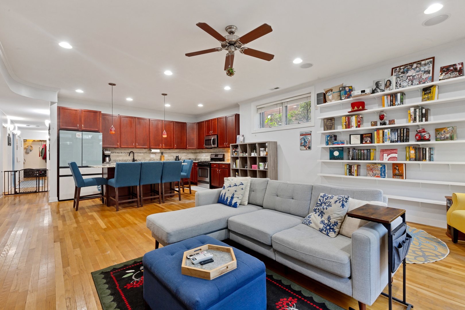 2457 W FOSTER Avenue Unit: 1