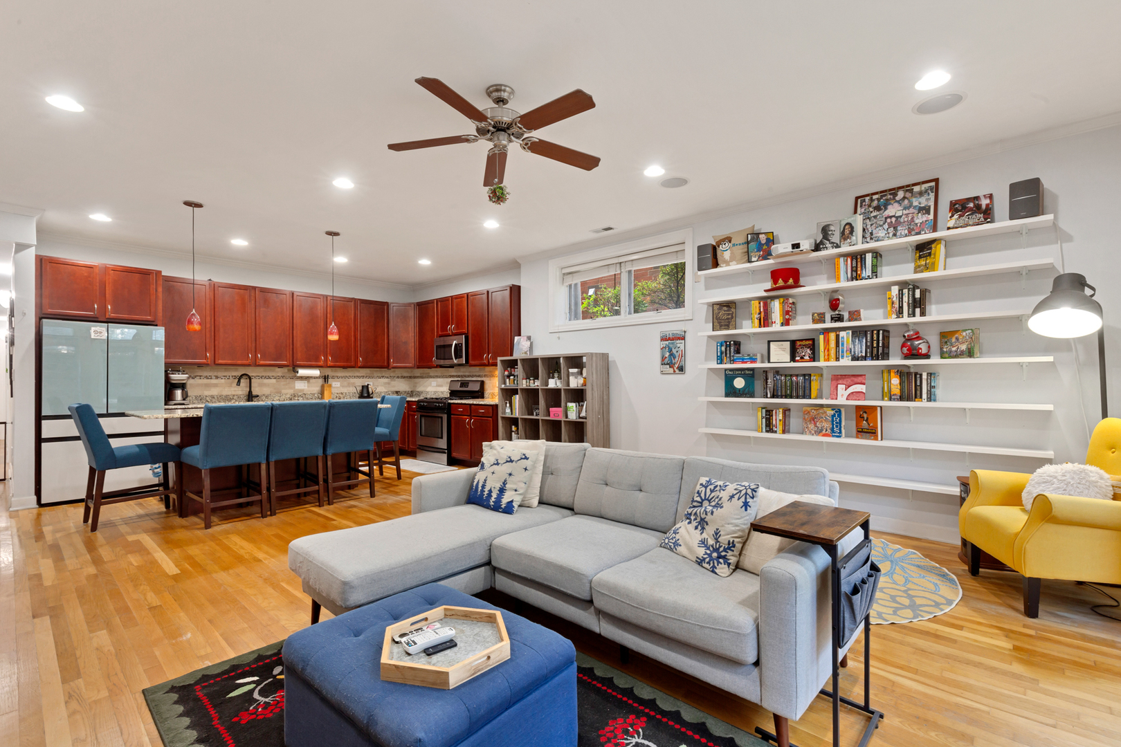2457 W FOSTER Avenue Unit: 1