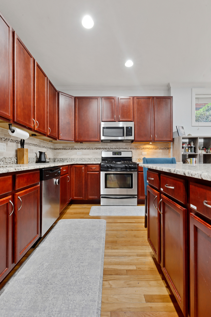 2457 W FOSTER Avenue Unit: 1