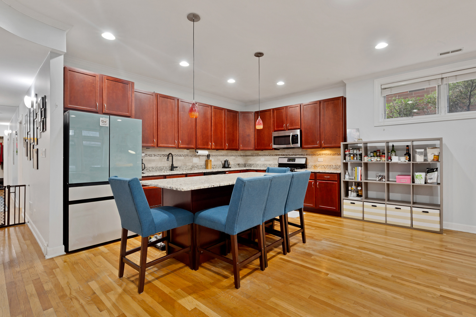 2457 W FOSTER Avenue Unit: 1