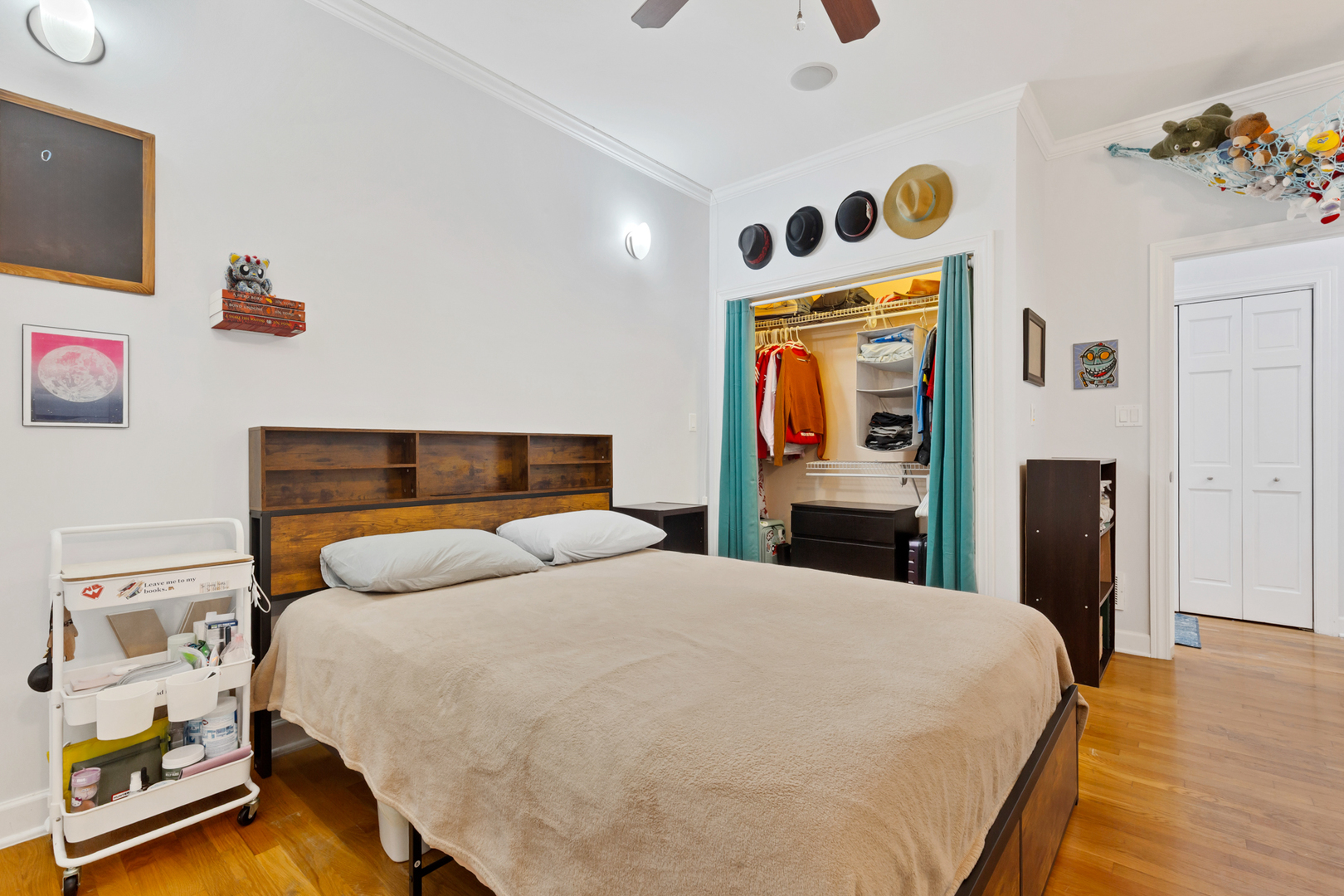 2457 W FOSTER Avenue Unit: 1