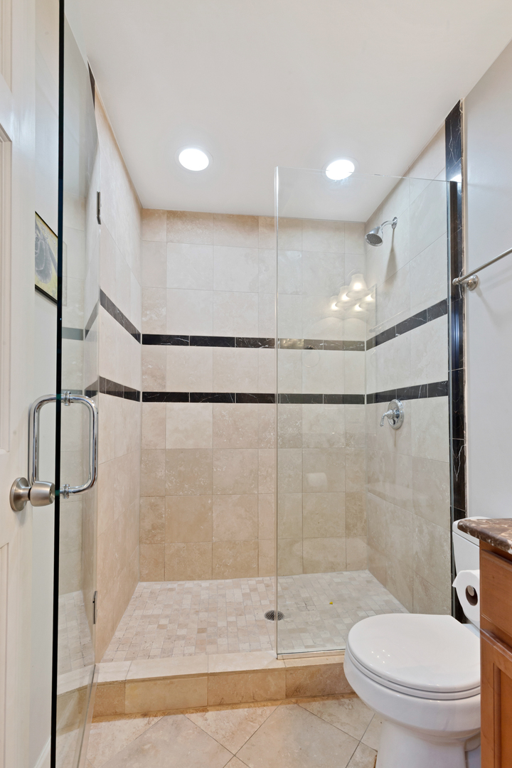 2457 W FOSTER Avenue Unit: 1