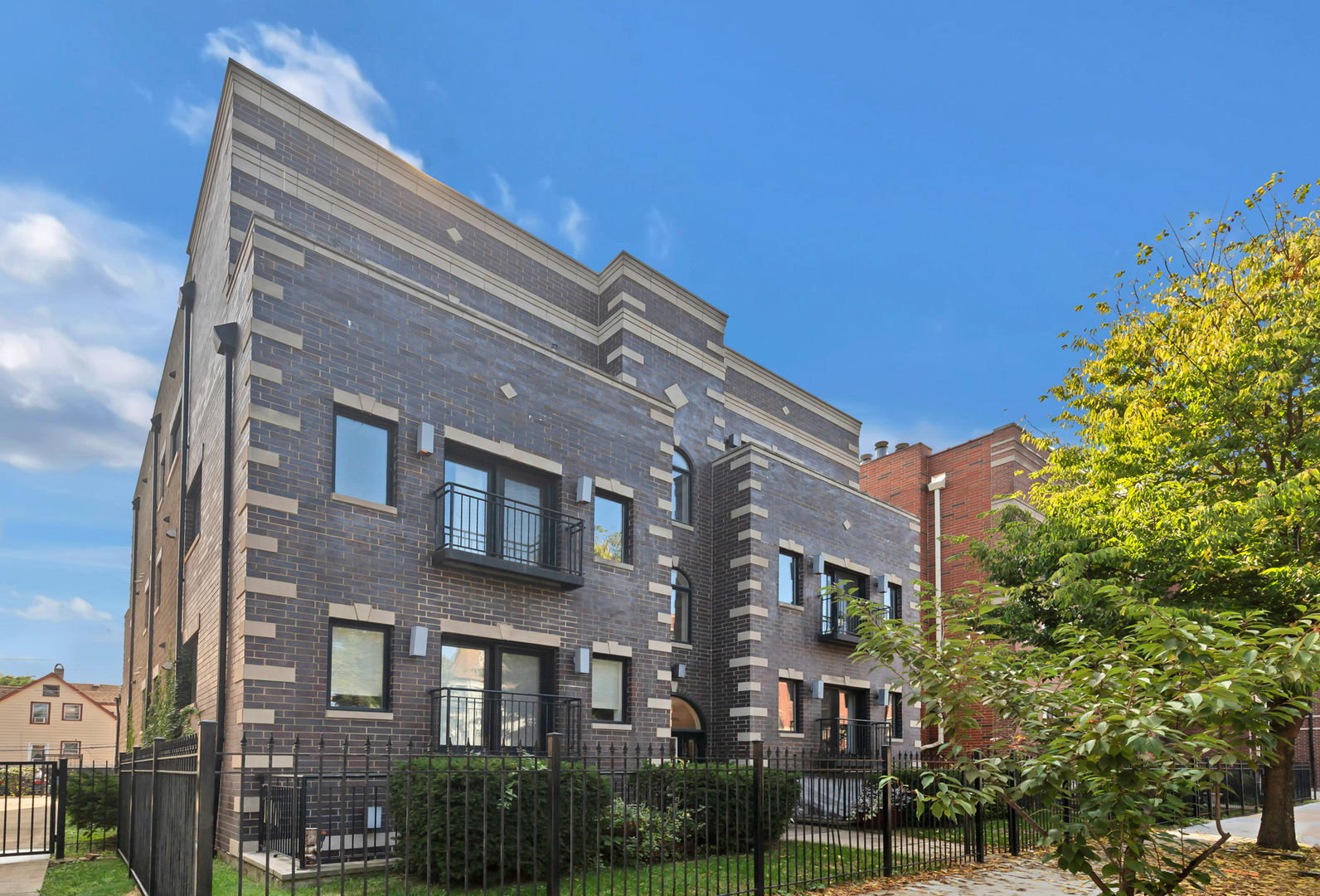2457 W FOSTER Avenue Unit: 1