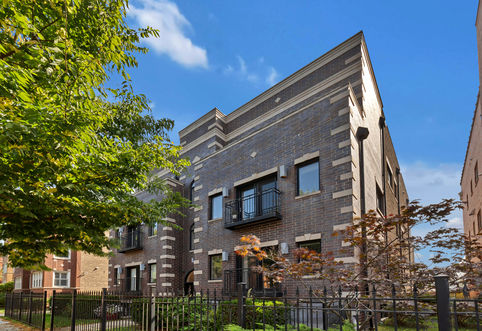 2457 W FOSTER Avenue Unit: 1