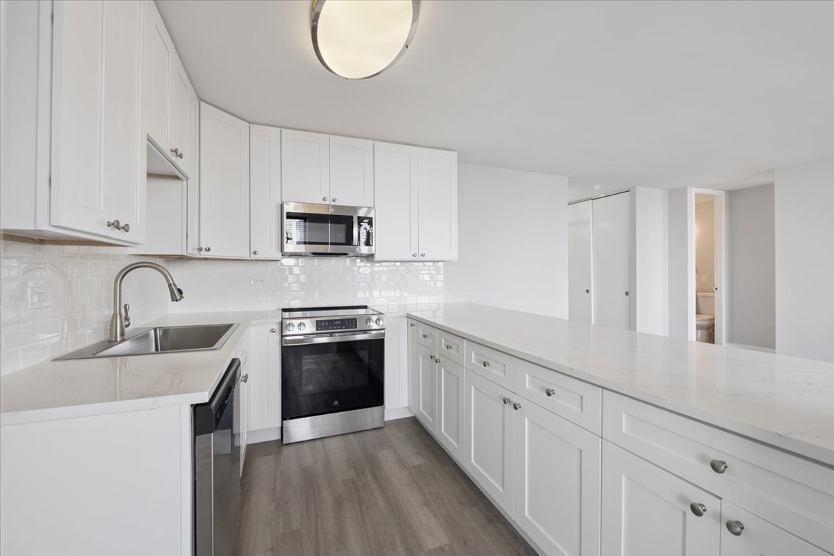 655 W Irving Park Road Unit: 2503