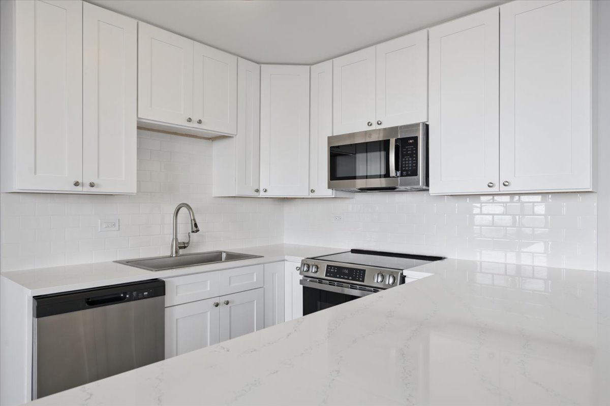 655 W Irving Park Road Unit: 2503