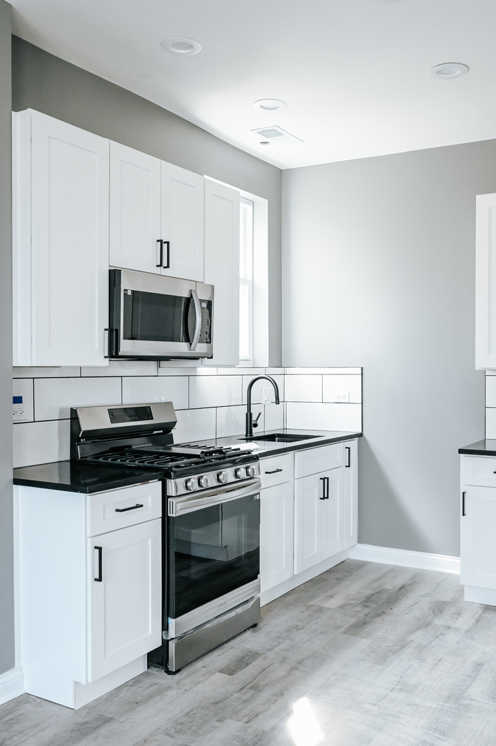 3015 W 19th Street Unit: 2
