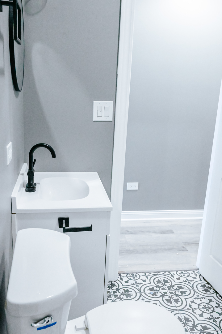 3015 W 19th Street Unit: 2