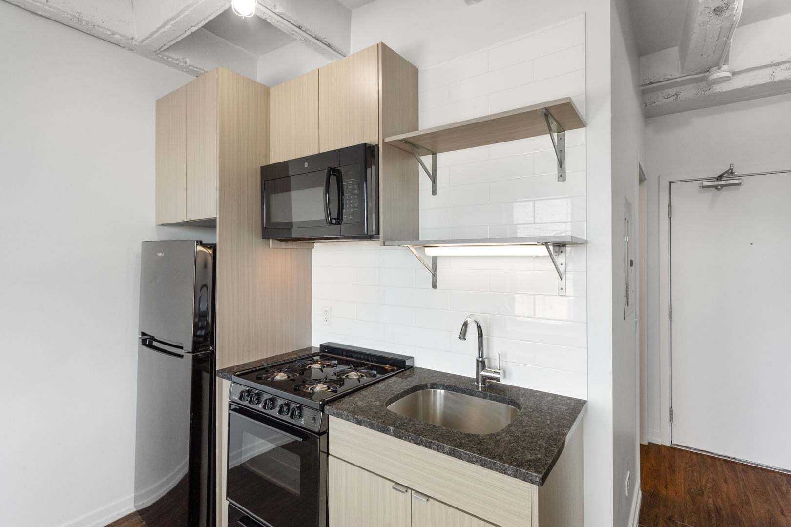 1325 W Wilson Avenue Unit: 907
