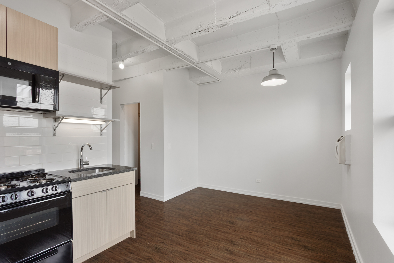 1325 W Wilson Avenue Unit: 907