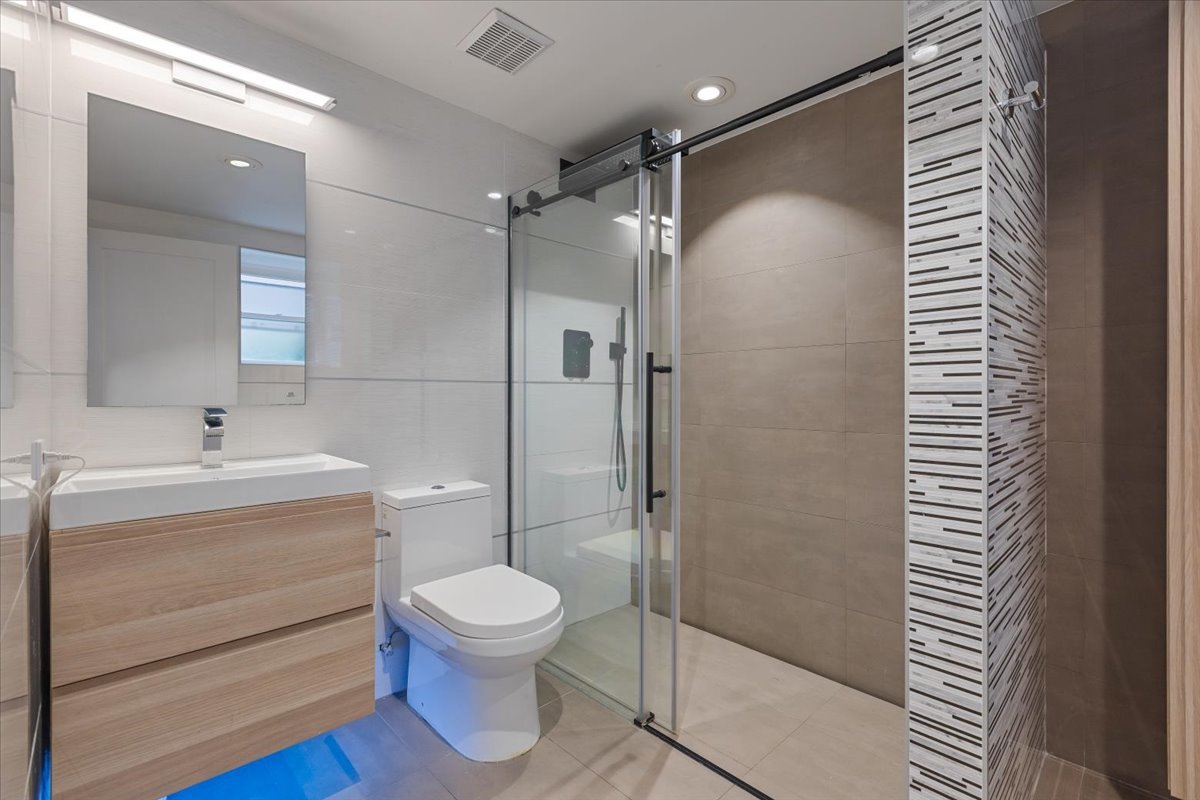 3020 N Sheridan Road Unit: GN