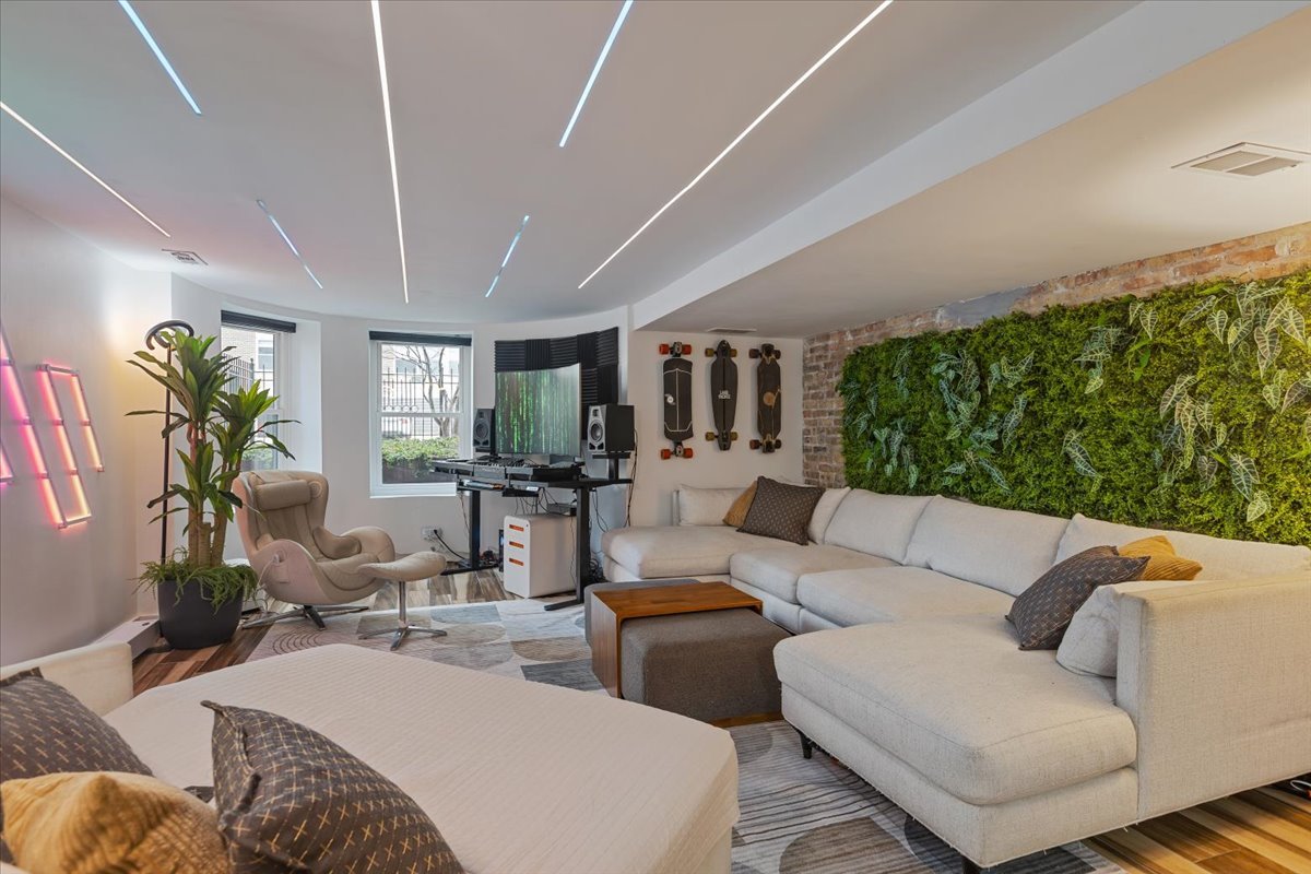 3020 N Sheridan Road Unit: GN