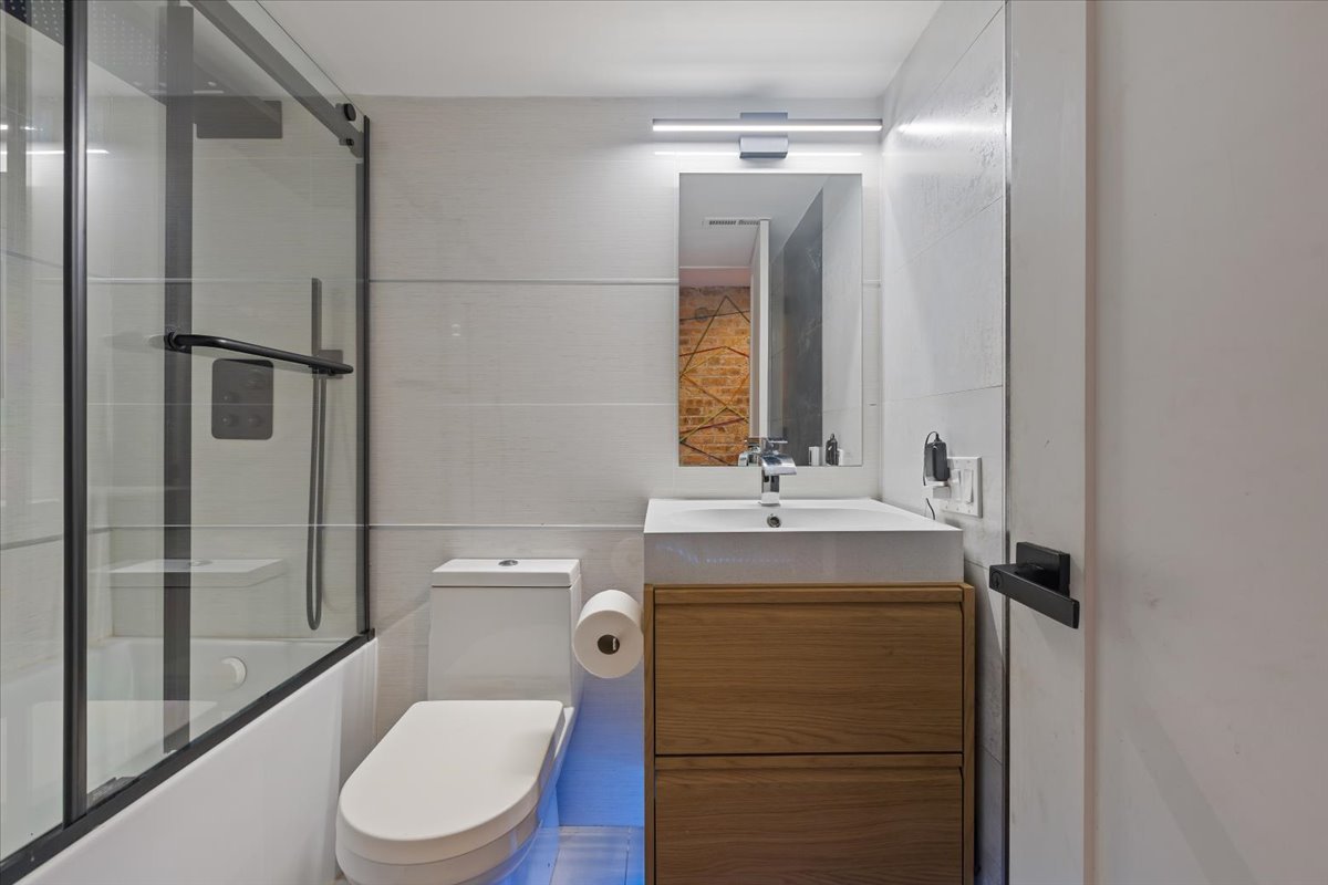 3020 N Sheridan Road Unit: GN