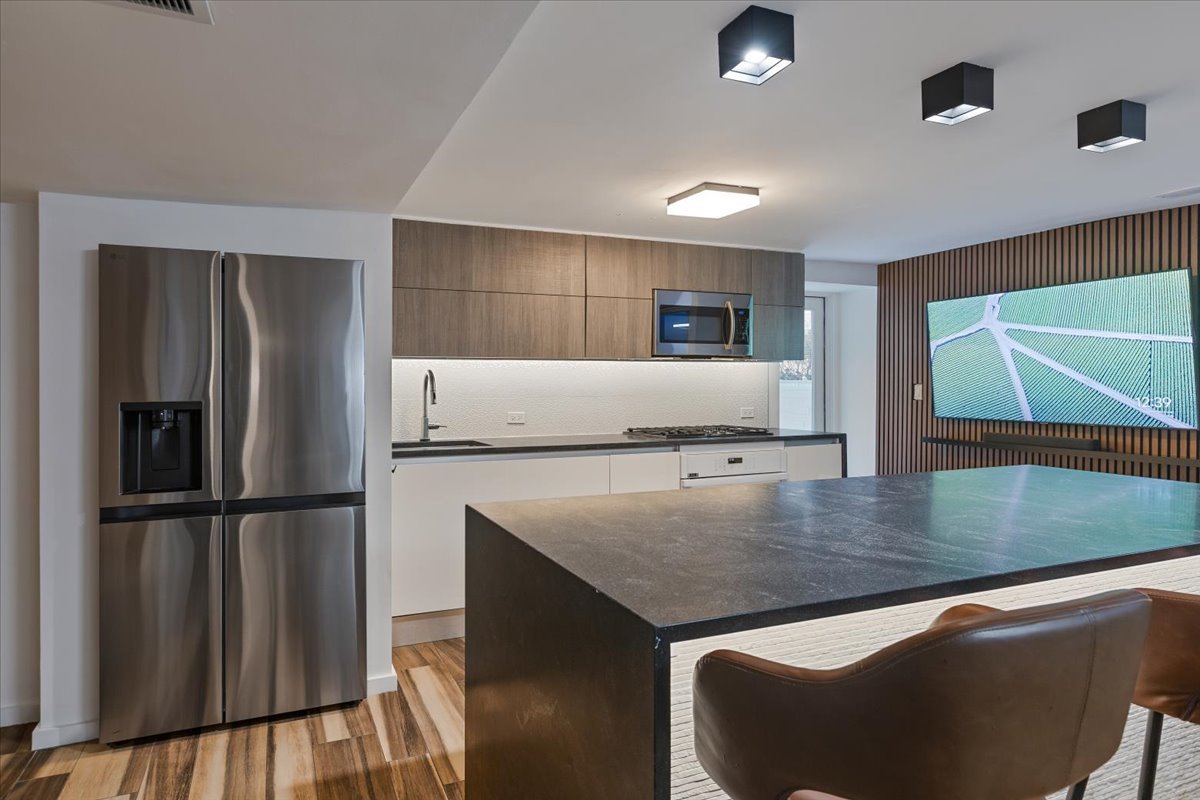 3020 N Sheridan Road Unit: GN