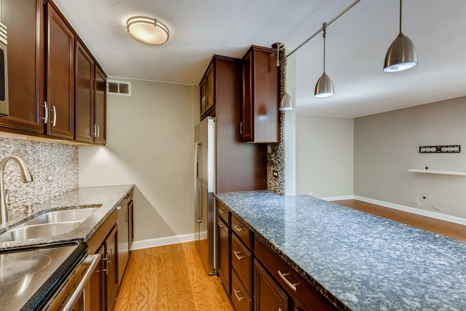 1339 N Dearborn Street Unit: 11H