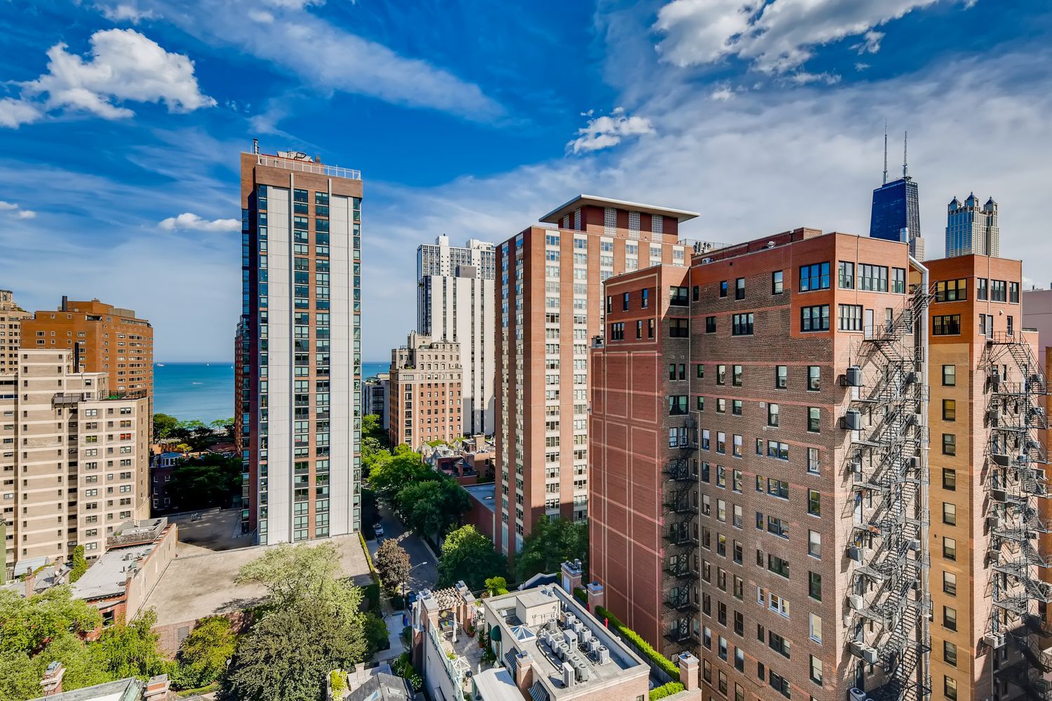 1339 N Dearborn Street Unit: 11H