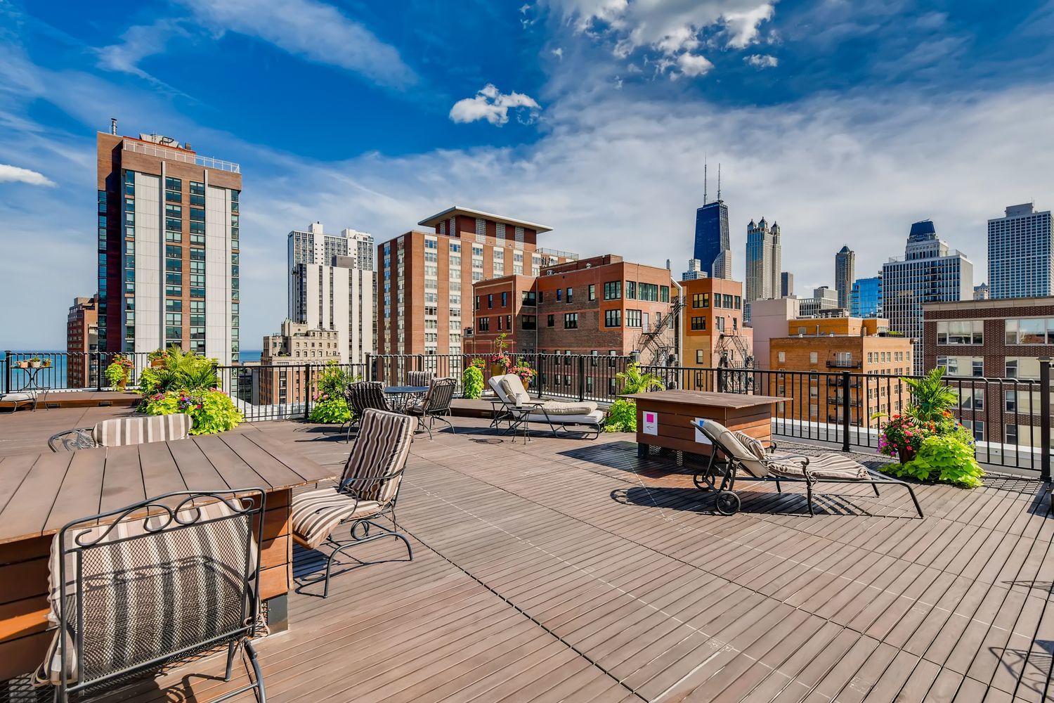 1339 N Dearborn Street Unit: 11H
