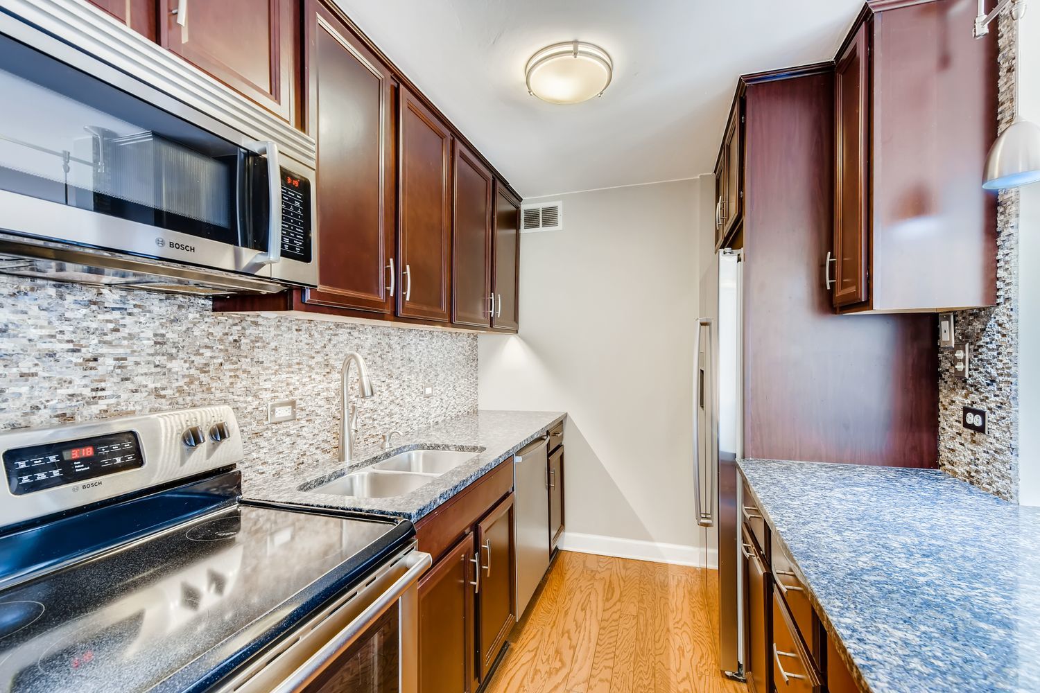 1339 N Dearborn Street Unit: 11H