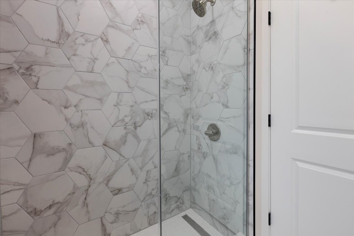 4138 N Clarendon Avenue Unit: 3F