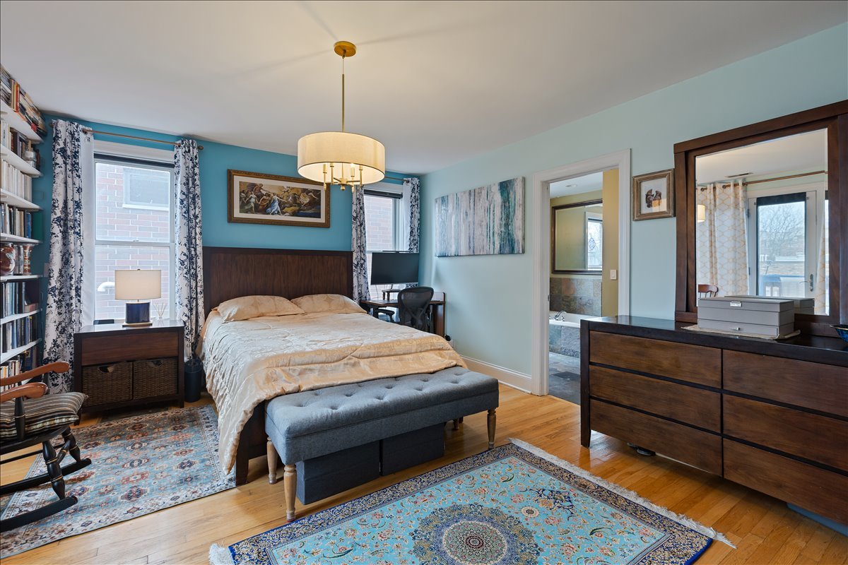 714 W Melrose Street Unit: 4E