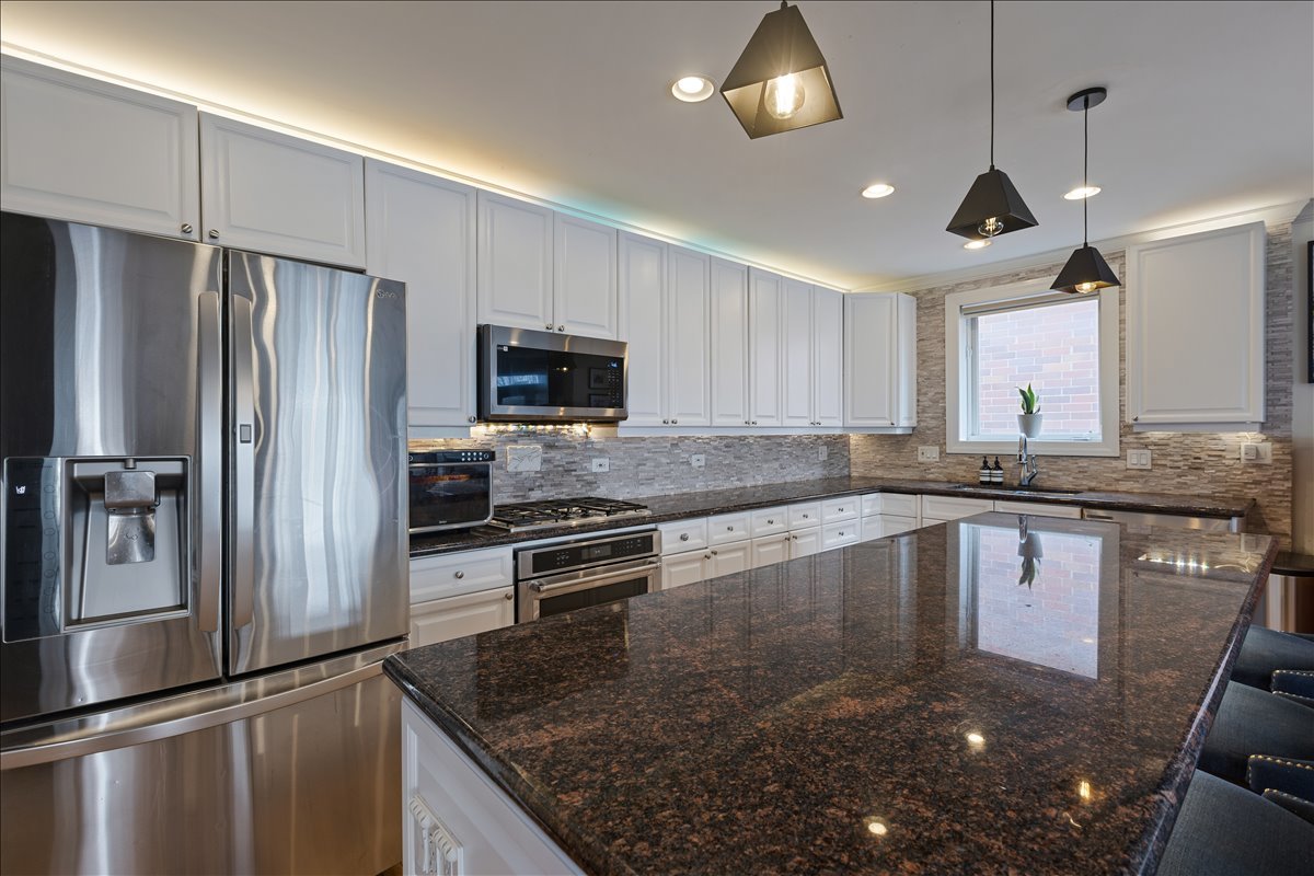 714 W Melrose Street Unit: 4E