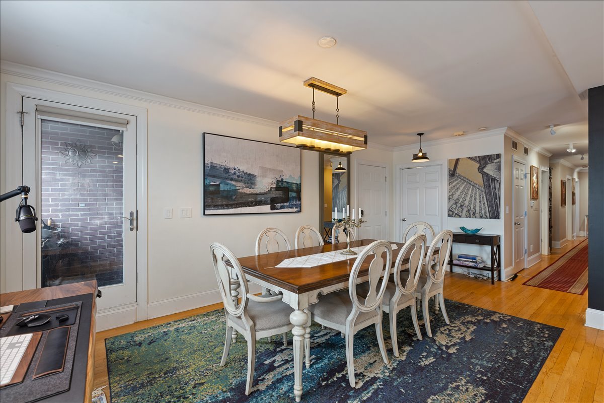 714 W Melrose Street Unit: 4E