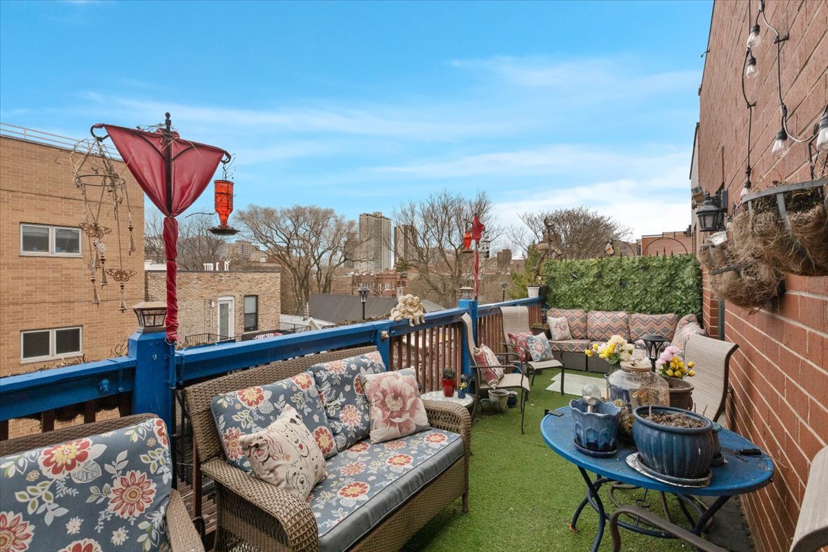 714 W Melrose Street Unit: 4E