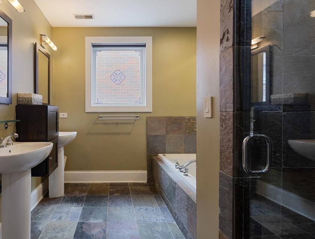 714 W Melrose Street Unit: 4E