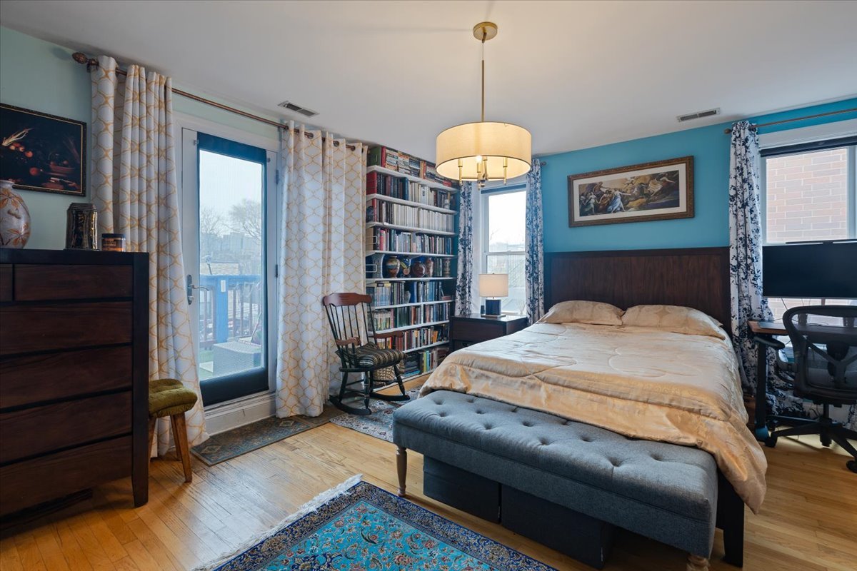 714 W Melrose Street Unit: 4E