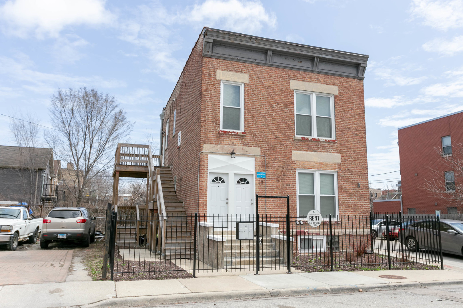 211 S Campbell Avenue Unit: 2
