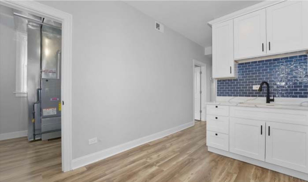 957 N CENTRAL PARK Avenue Unit: 2