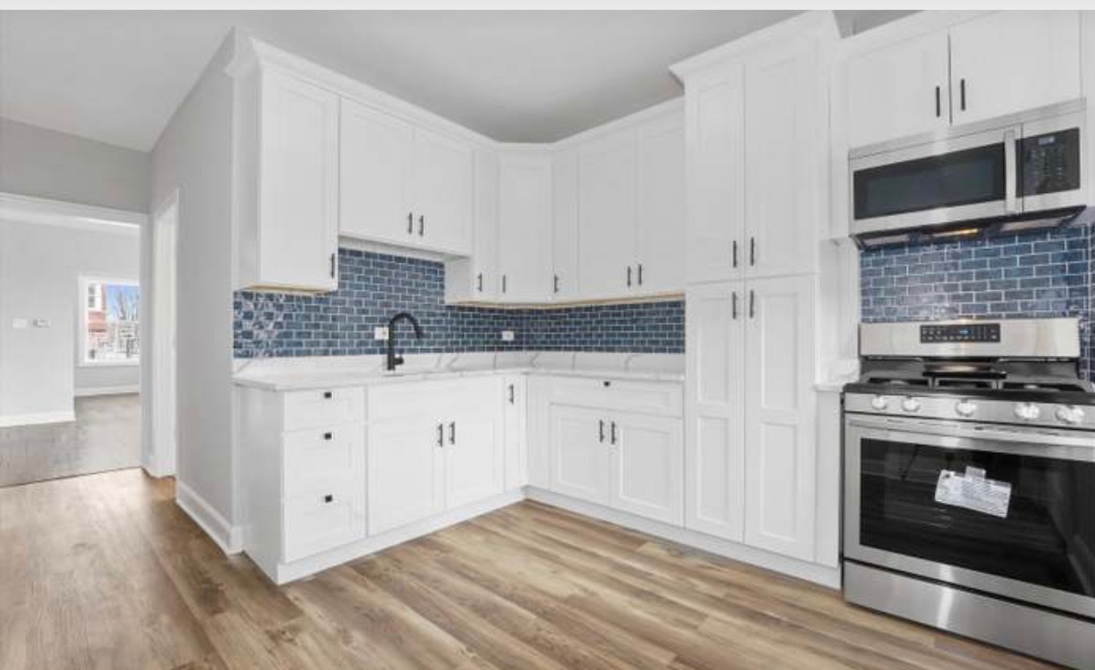 957 N CENTRAL PARK Avenue Unit: 2