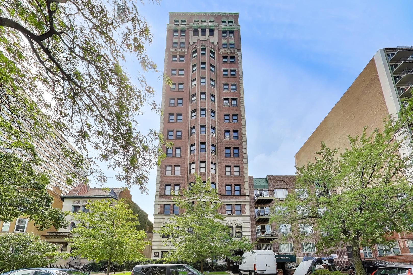 431 W Oakdale Avenue Unit: 1C